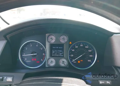 2011 Lexus Lx 570 z USA, uszkodzony, nr VIN JTJHY7AX7B4068546